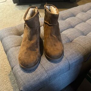 Brown Ankle Boots with Faux Fur Lining
